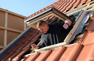 Pose de fenêtres de toit Velux à Ayron
